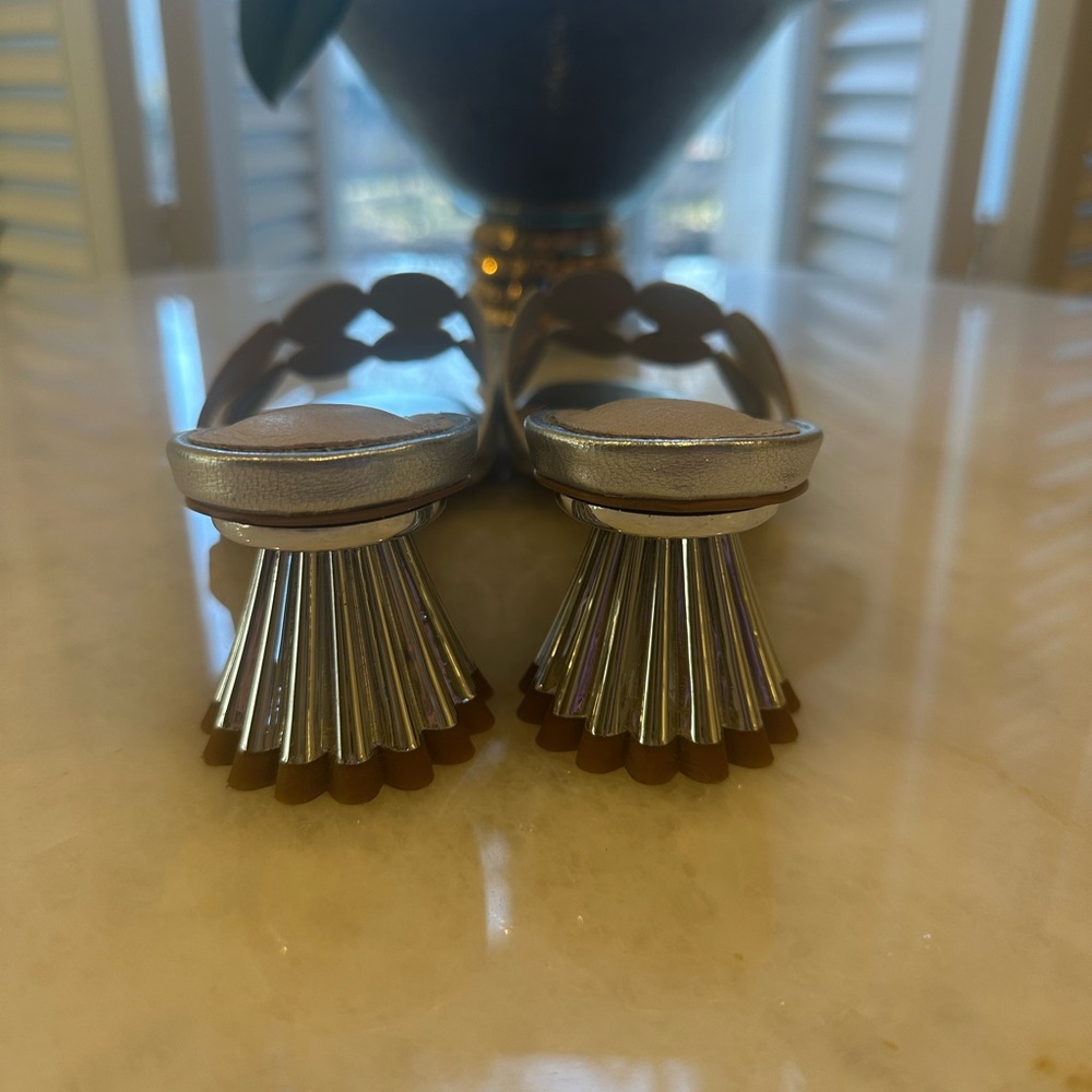 CECELIA NEW YORK Gold and Silver Slide Heels - Picture 3 of 4